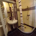 아파트 Borostyan Apartmanhaz *