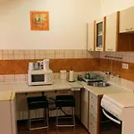 Borostyan Apartmanhaz 아파트 *