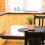 아파트 Borostyan Apartmanhaz *