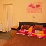 Borostyan Apartmanhaz *