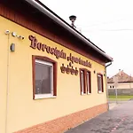 아파트 Borostyan Apartmanhaz
