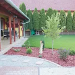 아파트 Borostyan Apartmanhaz *