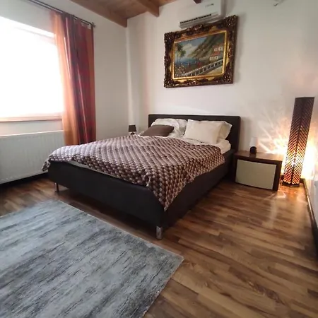 Borostyan Apartmanhaz *
