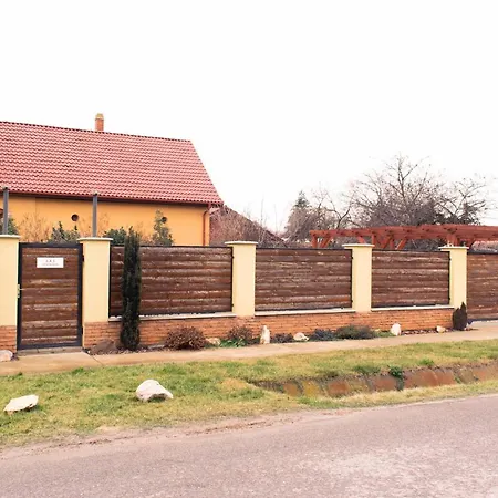 Borostyan Apartmanhaz Daire