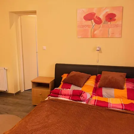 Borostyan Apartmanhaz *