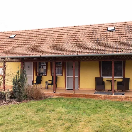 Borostyan Apartmanhaz Mórahalom
