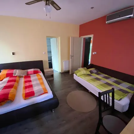 Borostyan Apartmanhaz Apartman *
