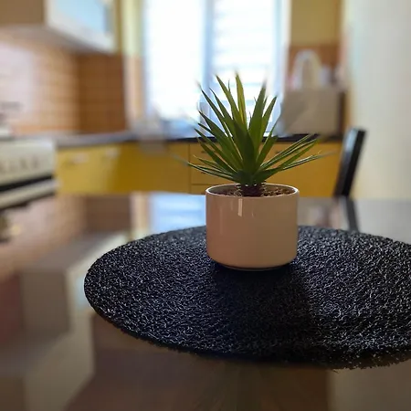 Borostyan Apartmanhaz *