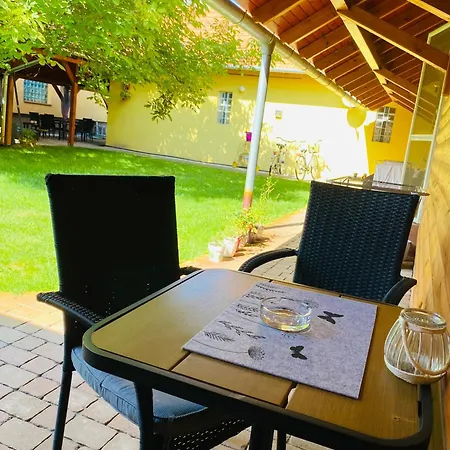 Borostyan Apartmanhaz *