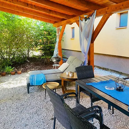 Borostyan Apartmanhaz Apartman *