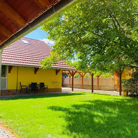 Borostyan Apartmanhaz
