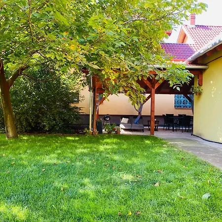 Borostyan Apartmanhaz * Mórahalom