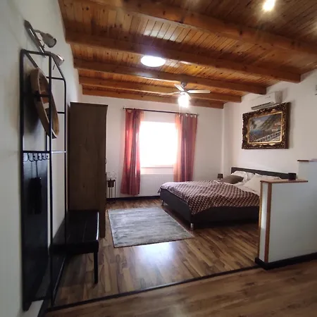 Borostyan Apartmanhaz Apartman *