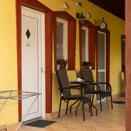 Borostyan Apartmanhaz 아파트 *