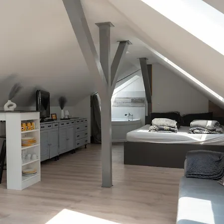 Borostyan Apartmanhaz 아파트 *