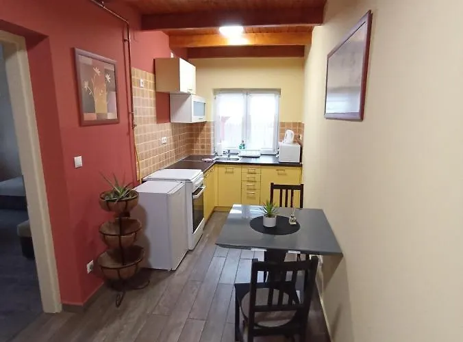 Borostyan Apartmanhaz *