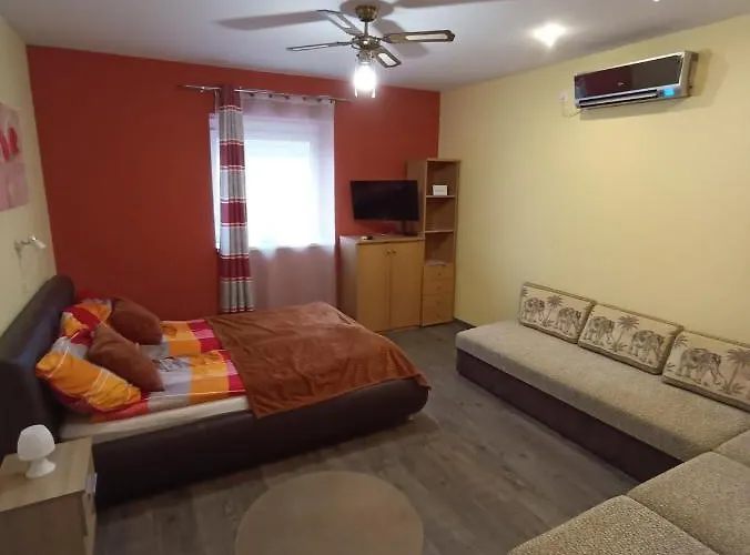 Borostyan Apartmanhaz Mórahalom
