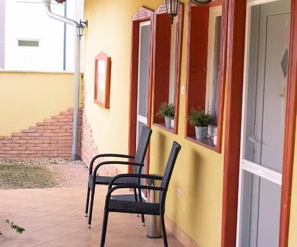 Borostyan Apartmanhaz Apartament *