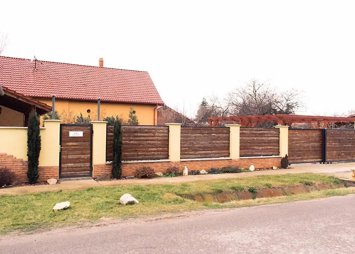 Borostyan Apartmanhaz Apartament